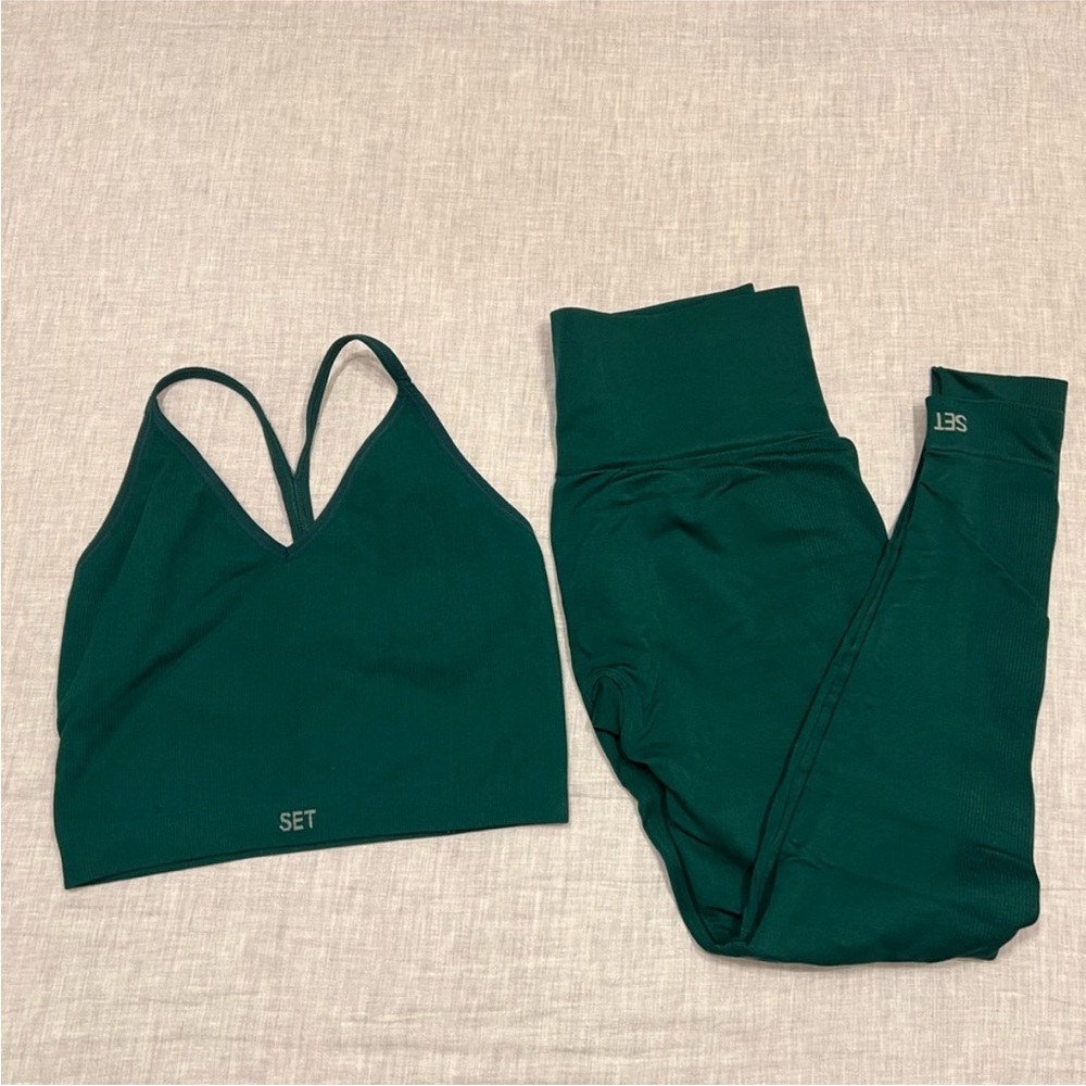 SET Active Green Leggings and Top Set